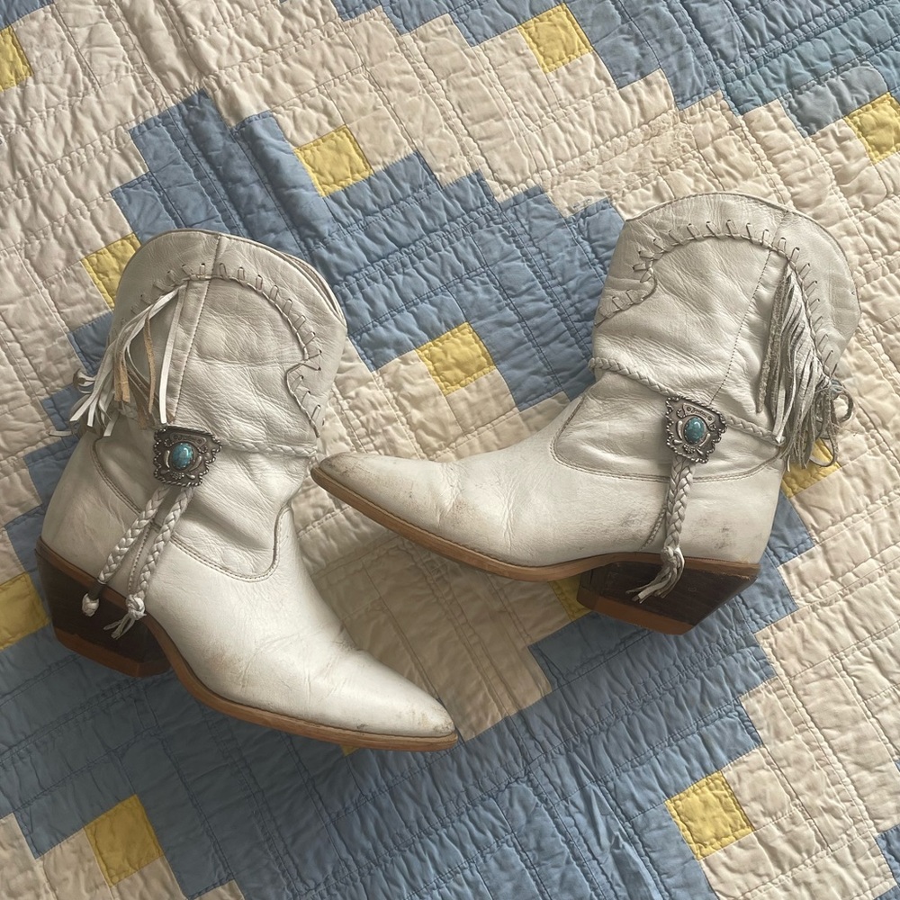 Vintage 80s zodiac boots